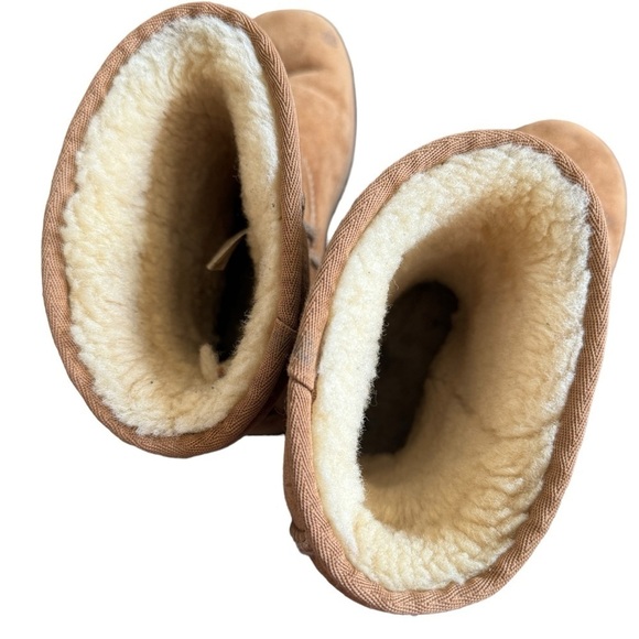 UGG Classic Short Boot in Chestnut, Size 7 - Picture 5 of 6